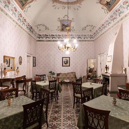 Palazzo Il Cavaliere B&B De Charme โมดิกา ภายนอก รูปภาพ