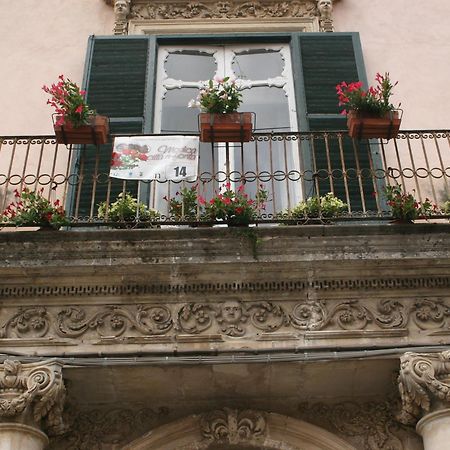 Palazzo Il Cavaliere B&B De Charme โมดิกา ภายนอก รูปภาพ