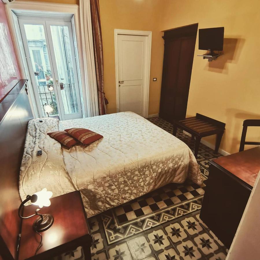 Palazzo Il Cavaliere B&B De Charme โมดิกา ภายนอก รูปภาพ