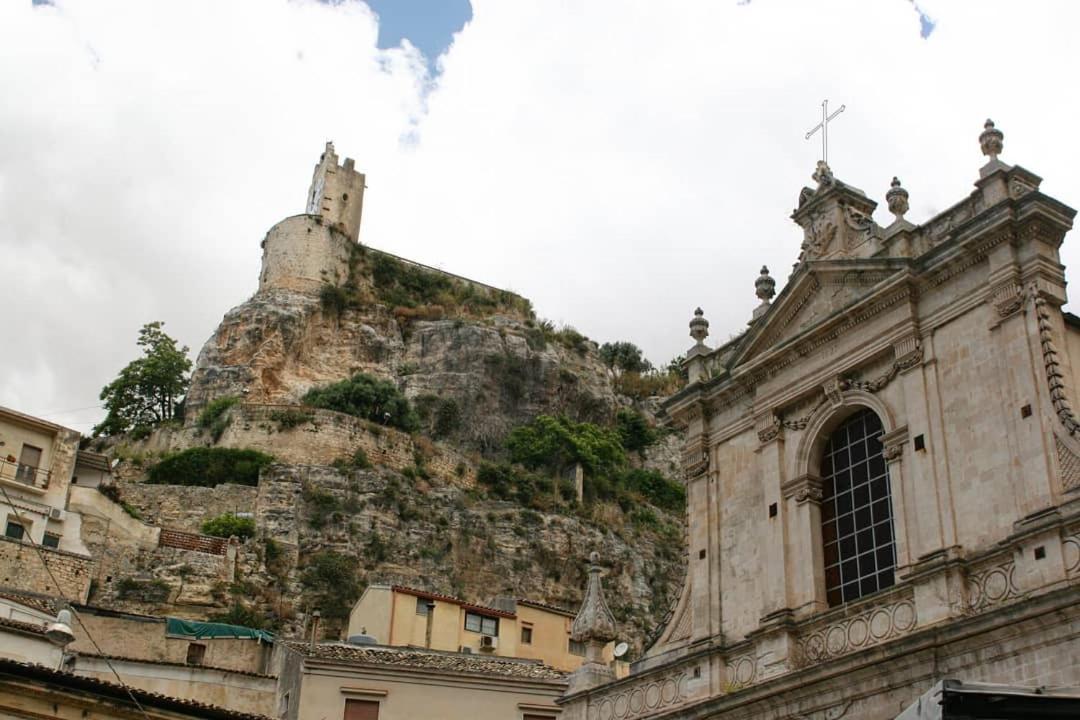 Palazzo Il Cavaliere B&B De Charme โมดิกา ภายนอก รูปภาพ