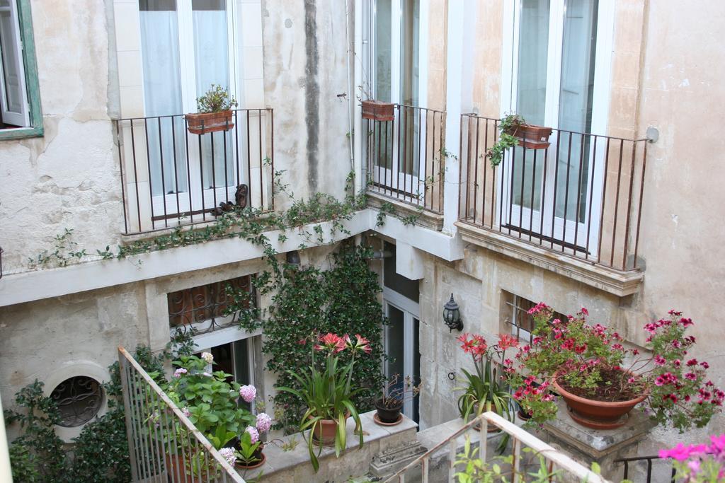 Palazzo Il Cavaliere B&B De Charme โมดิกา ภายนอก รูปภาพ