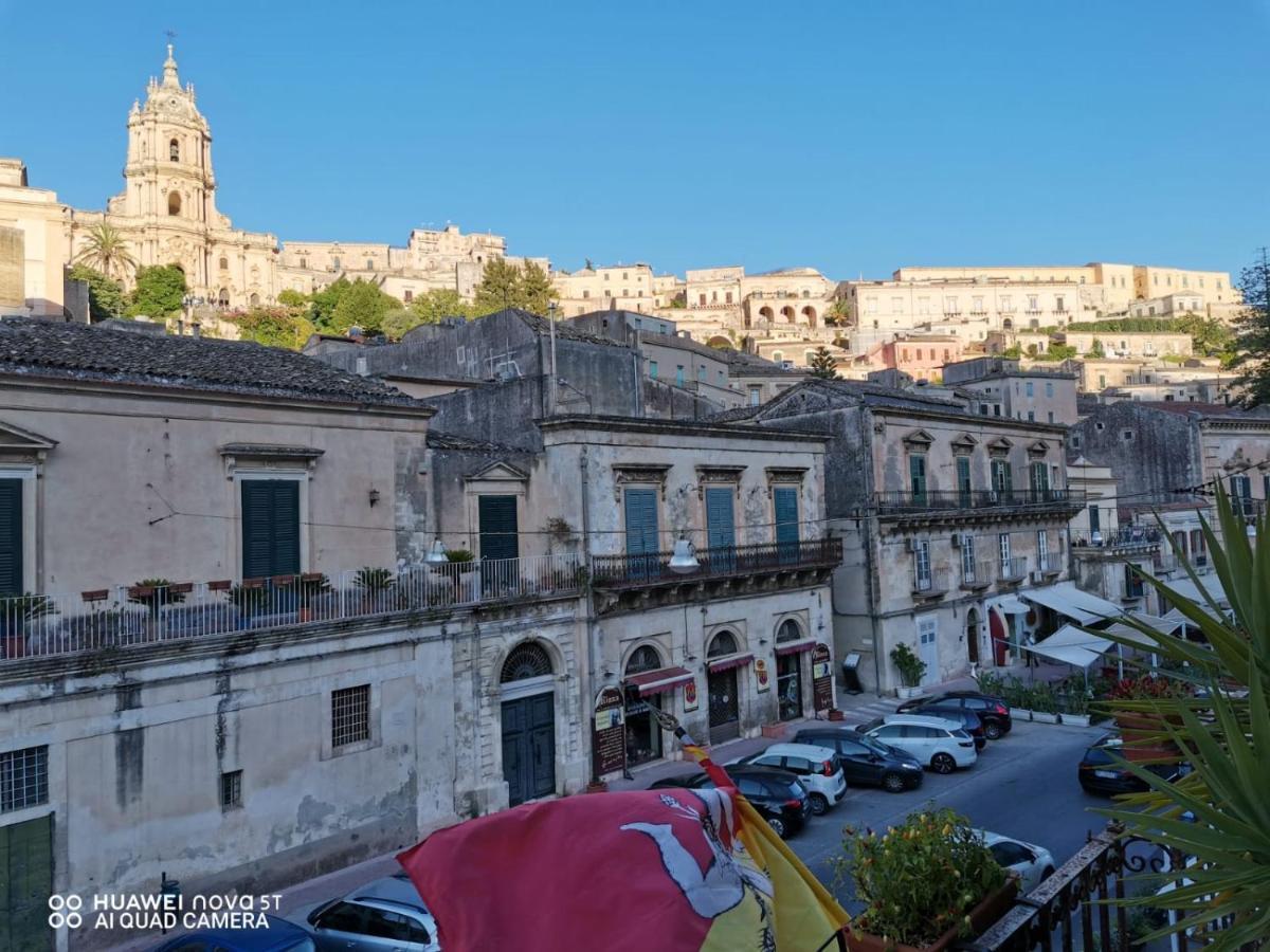 Palazzo Il Cavaliere B&B De Charme โมดิกา ภายนอก รูปภาพ