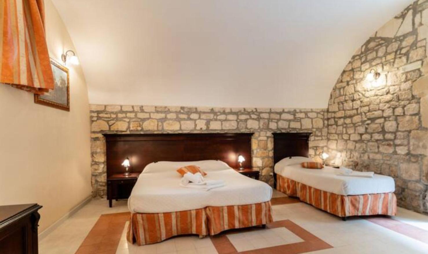 Palazzo Il Cavaliere B&B De Charme โมดิกา ภายนอก รูปภาพ