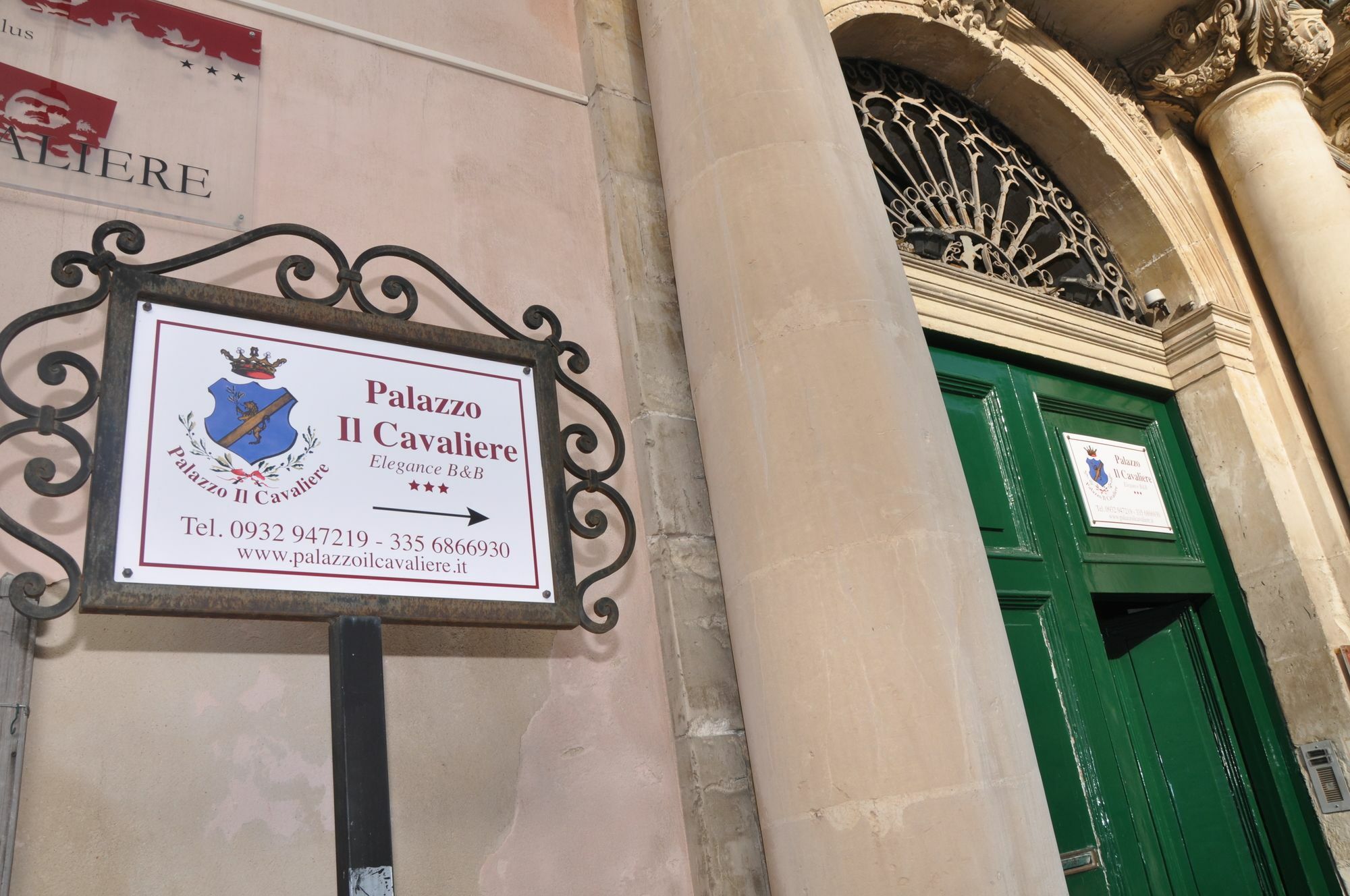 Palazzo Il Cavaliere B&B De Charme โมดิกา ภายนอก รูปภาพ